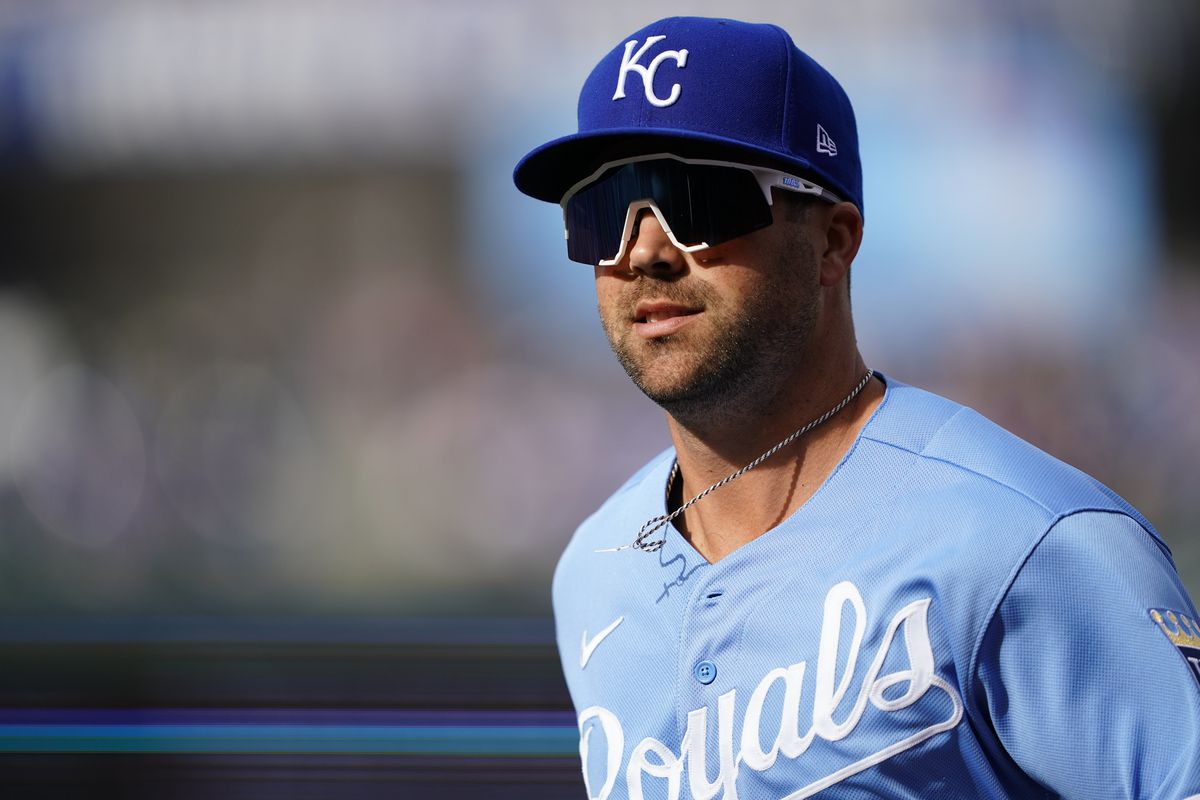 Royals' Merrifield and Singer trade jabs in Twitter Q&A